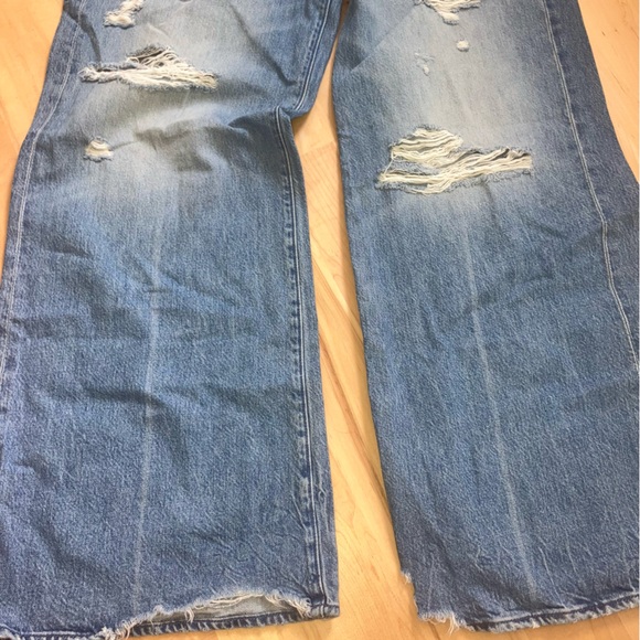 MOTHER The Ditcher Roller Sneak jeans in IYKYK - Picture 8 of 16